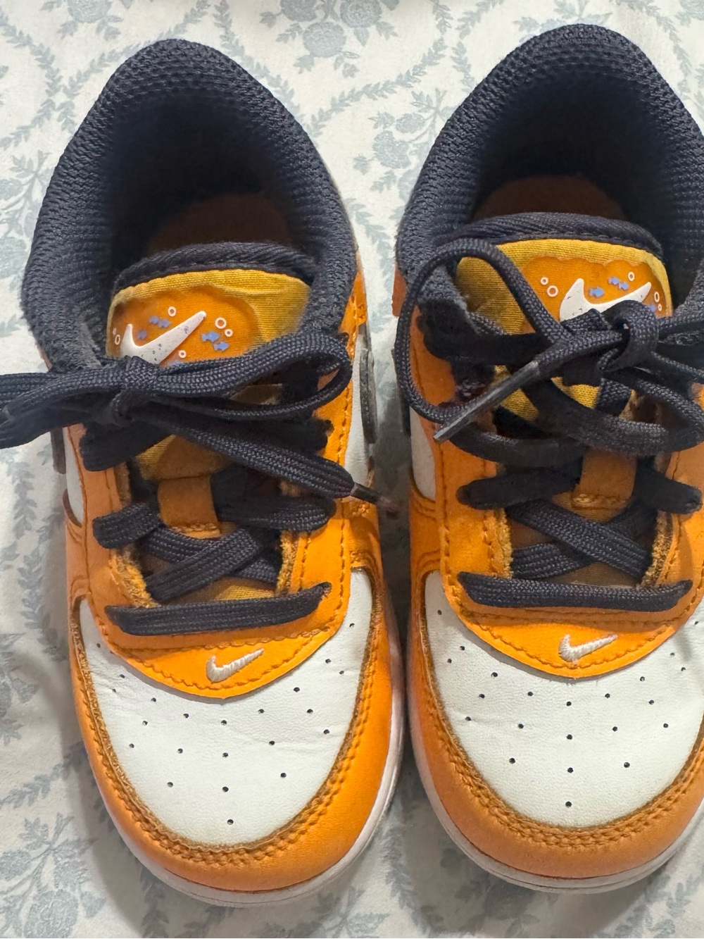 Nike Air Force 1 Low SE Clownfish Orange White Sneakers FJ4657-800 Toddler 8C